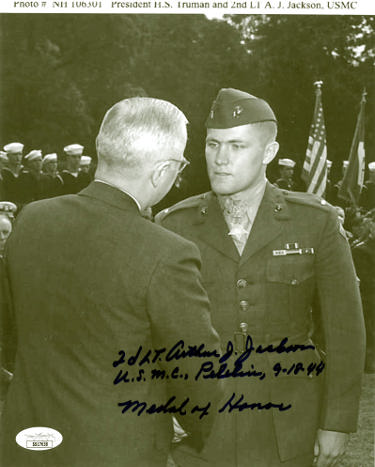 2nd LT. Arthur J. Jackson signed WWII Vintage B&W 8x10 Photo- JSA #SS17638- USMC, Peleliu/9-18-44/Medal of Honor w/ Truman