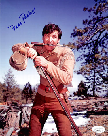 Fess Parker signed Vintage Color 8x10 Photo- JSA #AC92772 (Daniel Boone/Davy Crockett)